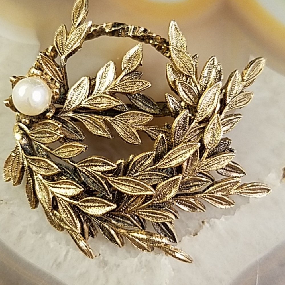 Do not share—Swirl leaves & pearl brooch GUC - Picture 6 of 8